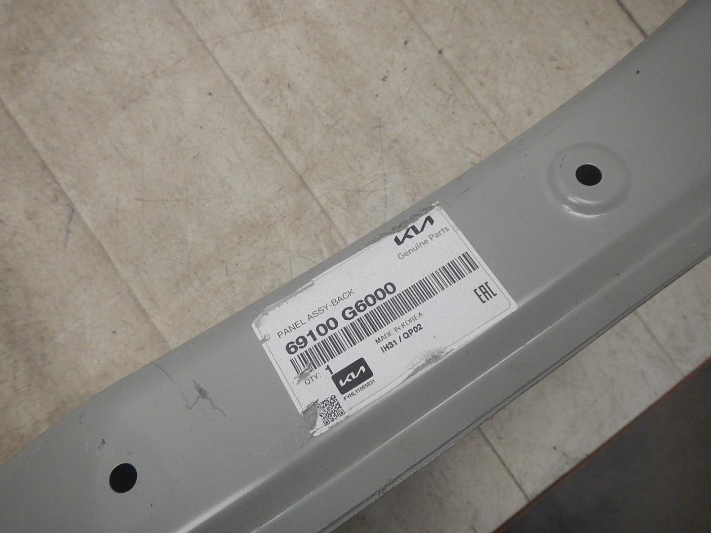 Панель задняя