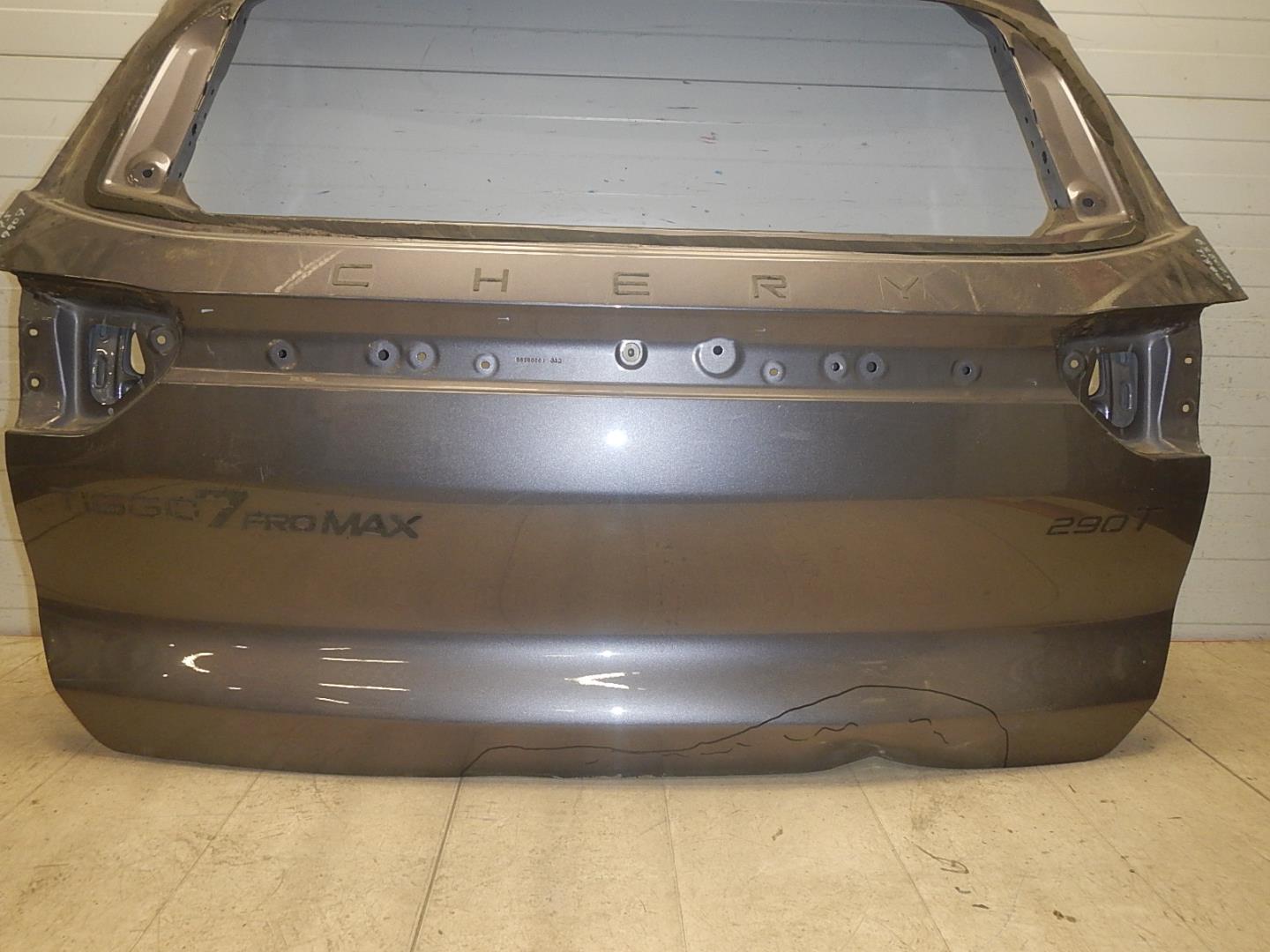 Дверь багажника