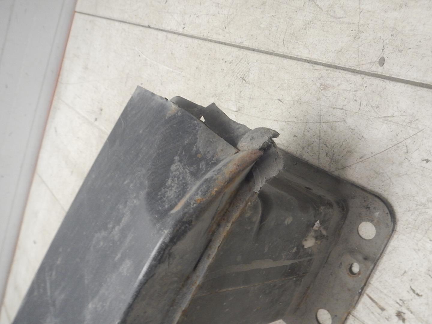 Усилитель переднего бампера