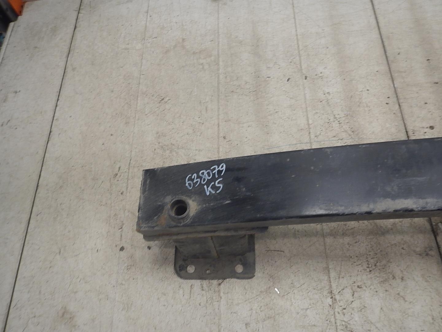 Усилитель переднего бампера