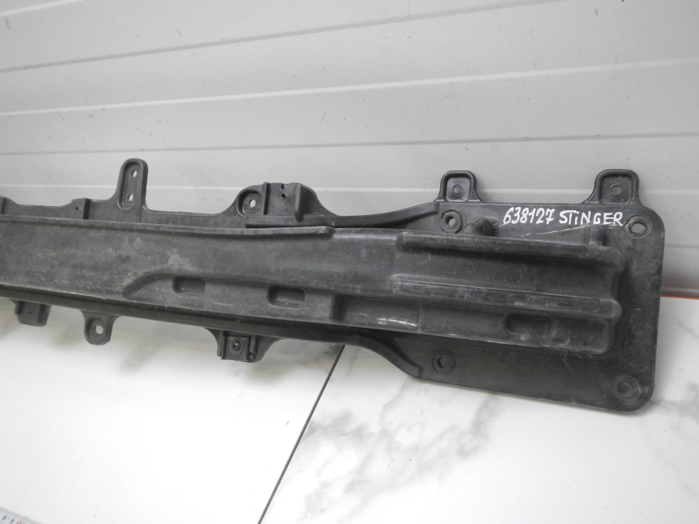 Усилитель заднего бампера