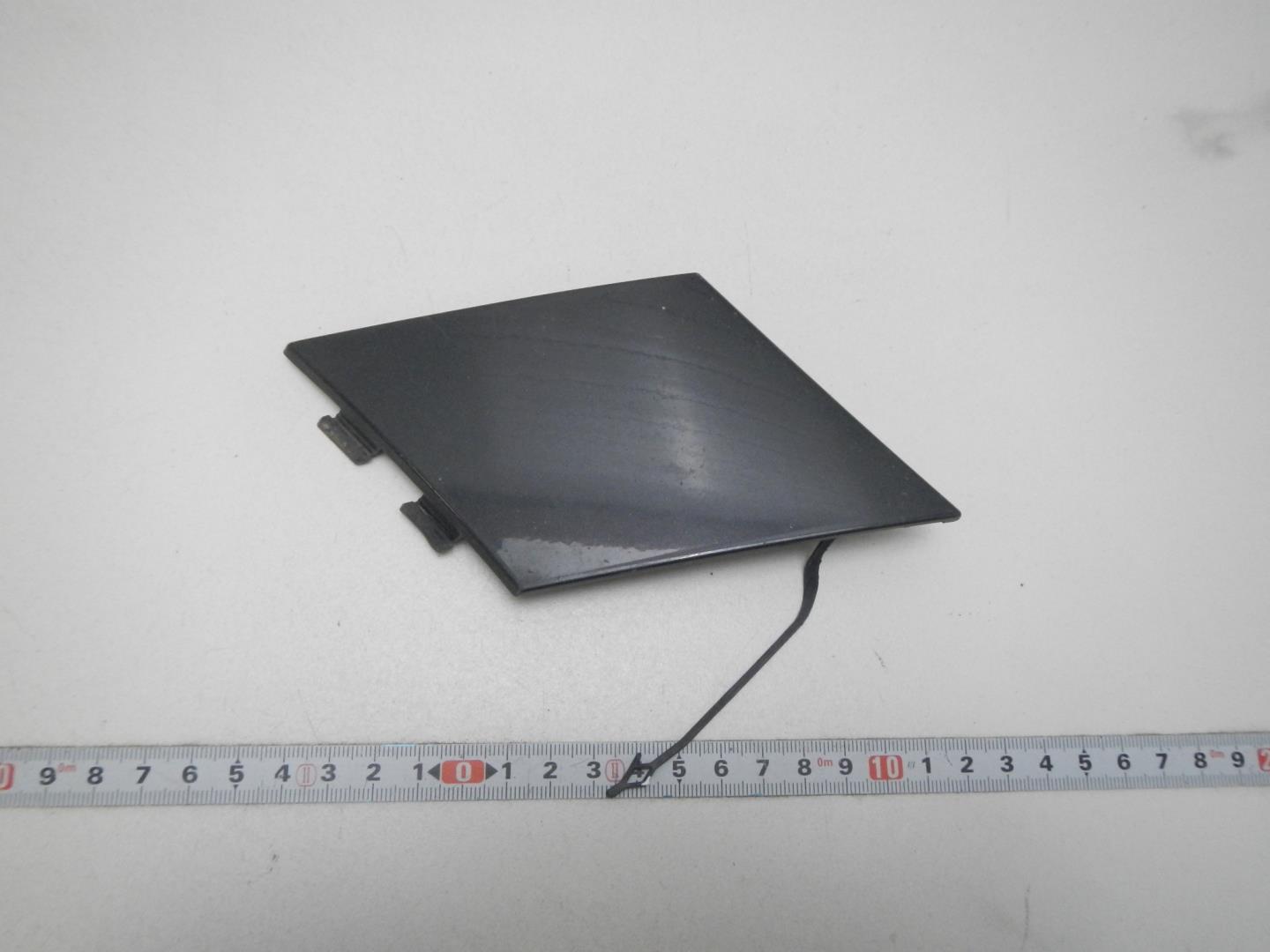 Заглушка буксировочного крюка