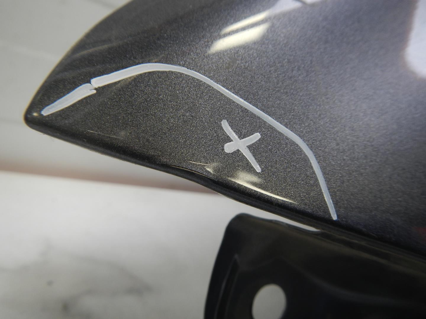 Крыло переднее левое