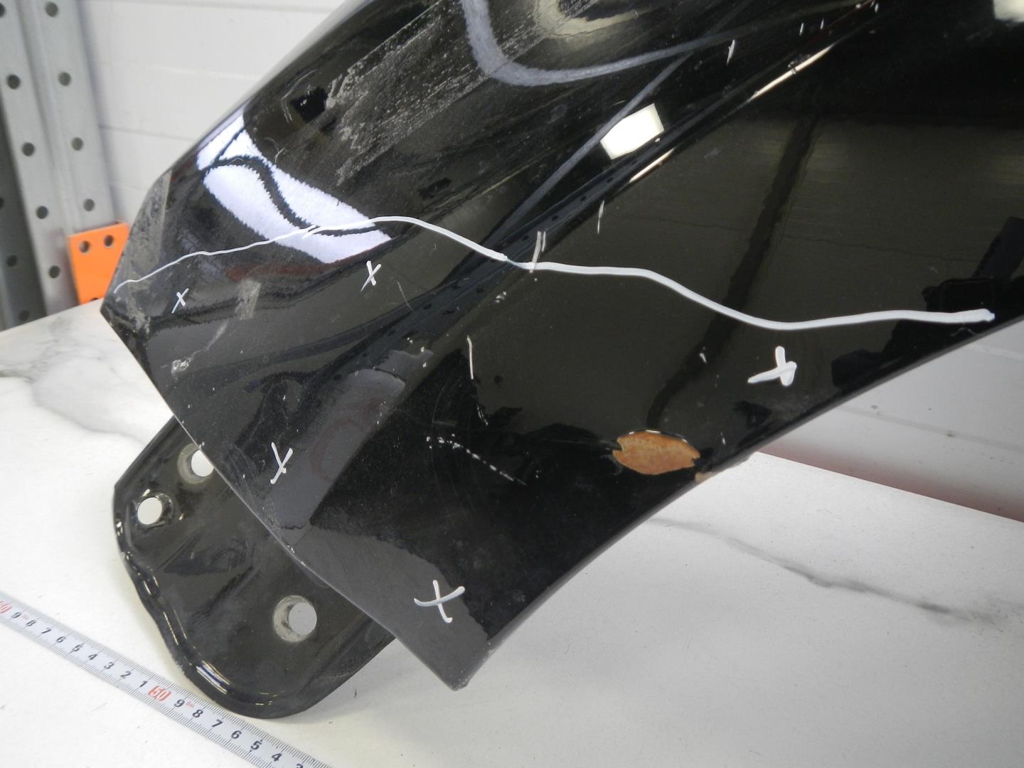 Крыло переднее левое