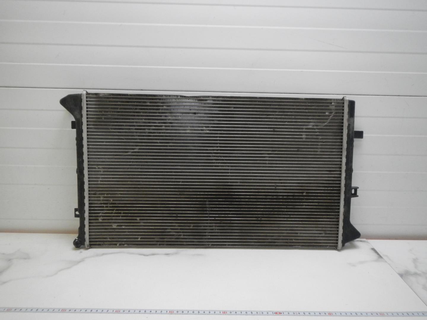 Радиатор охлаждения двигателя дополнительный