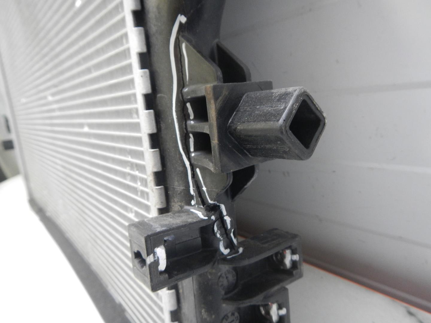 Радиатор охлаждения двигателя основной