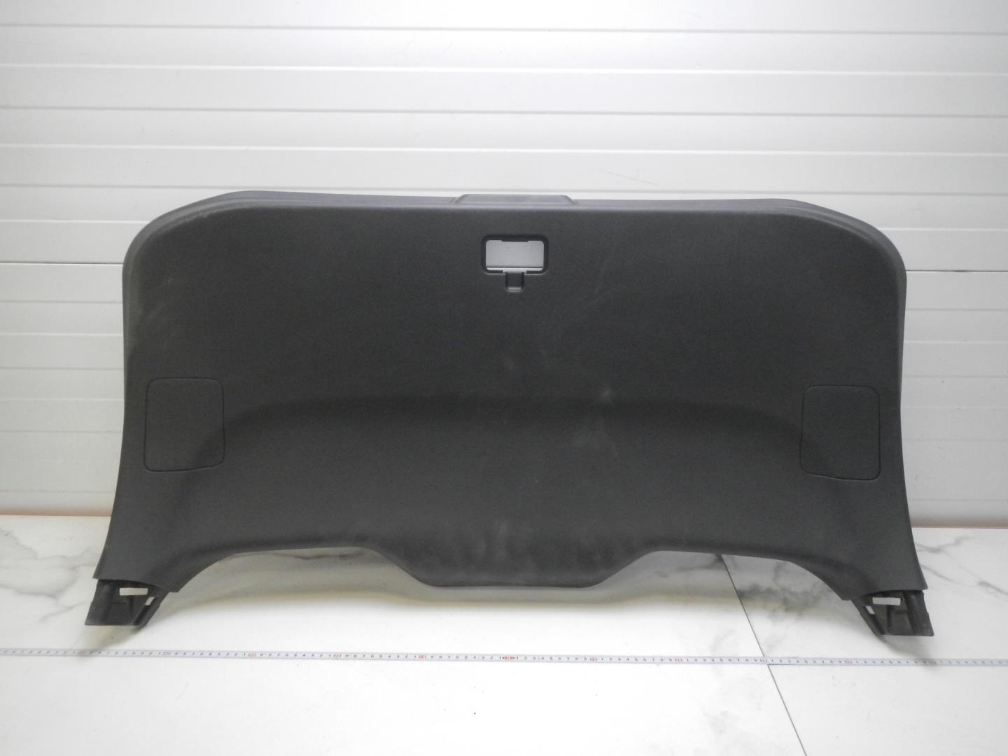 Обшивка двери багажника