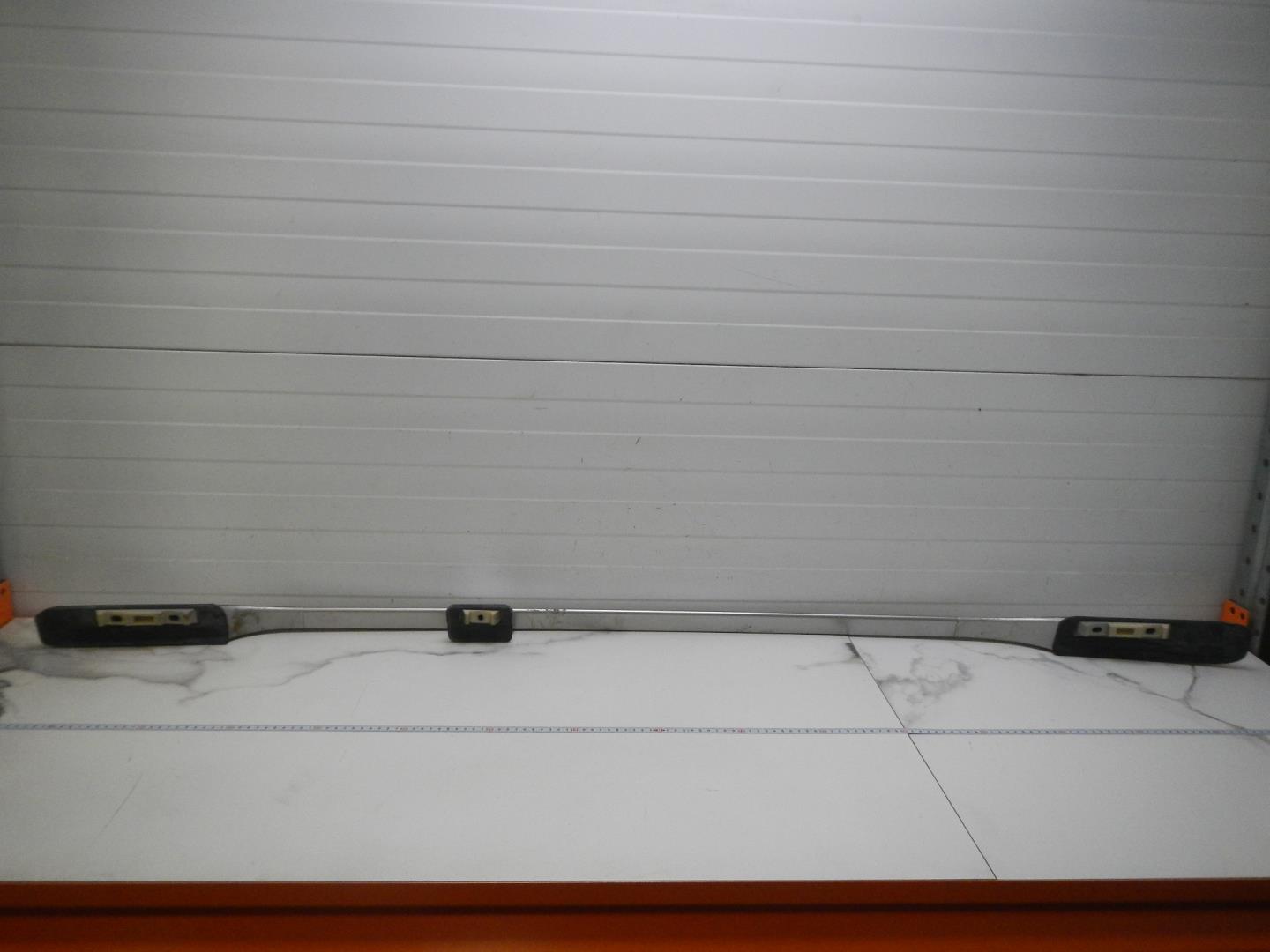 Рейлинг (релинг) правый (планка на крышу)