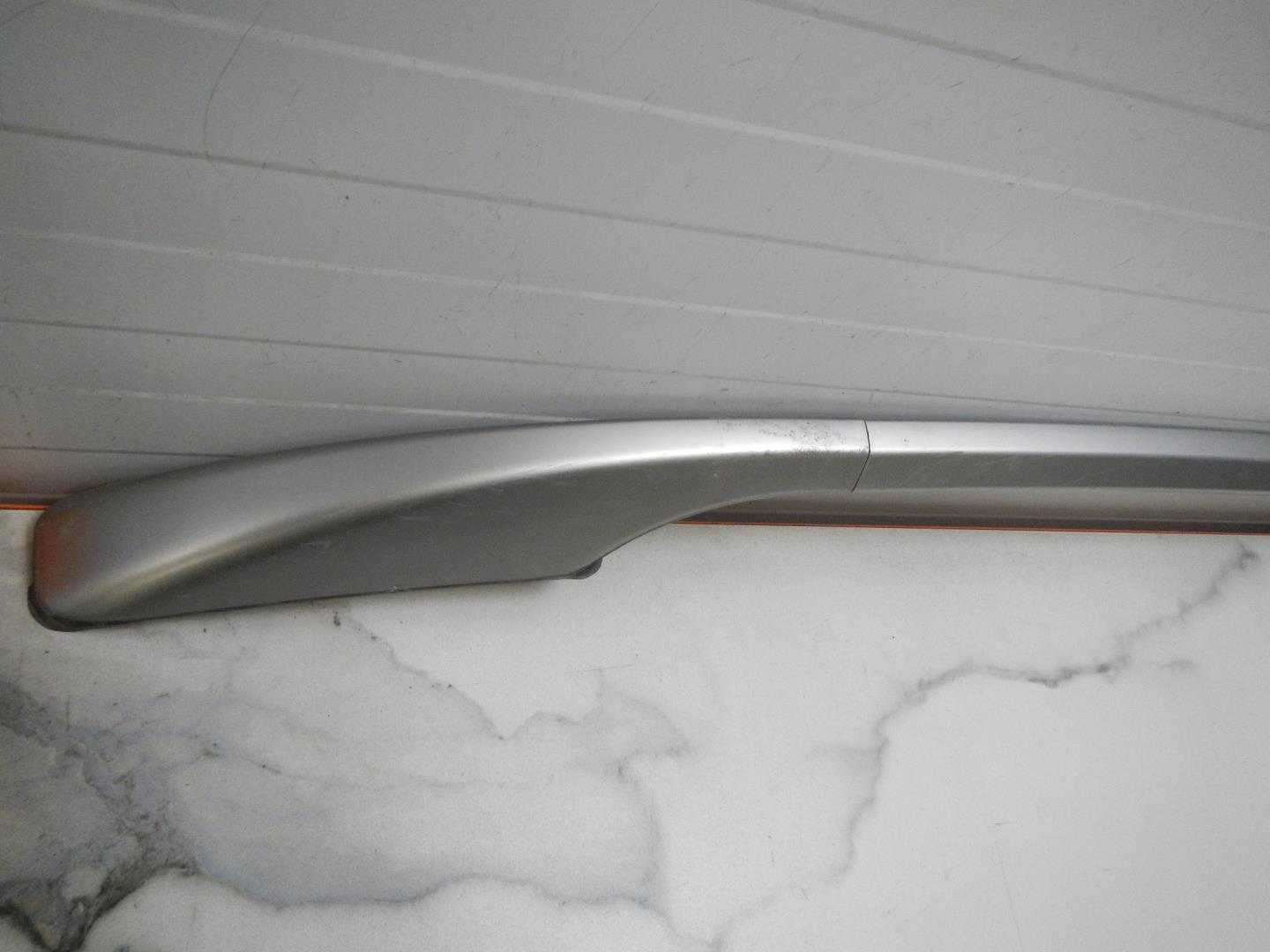 Рейлинг (релинг) левый (планка на крышу)