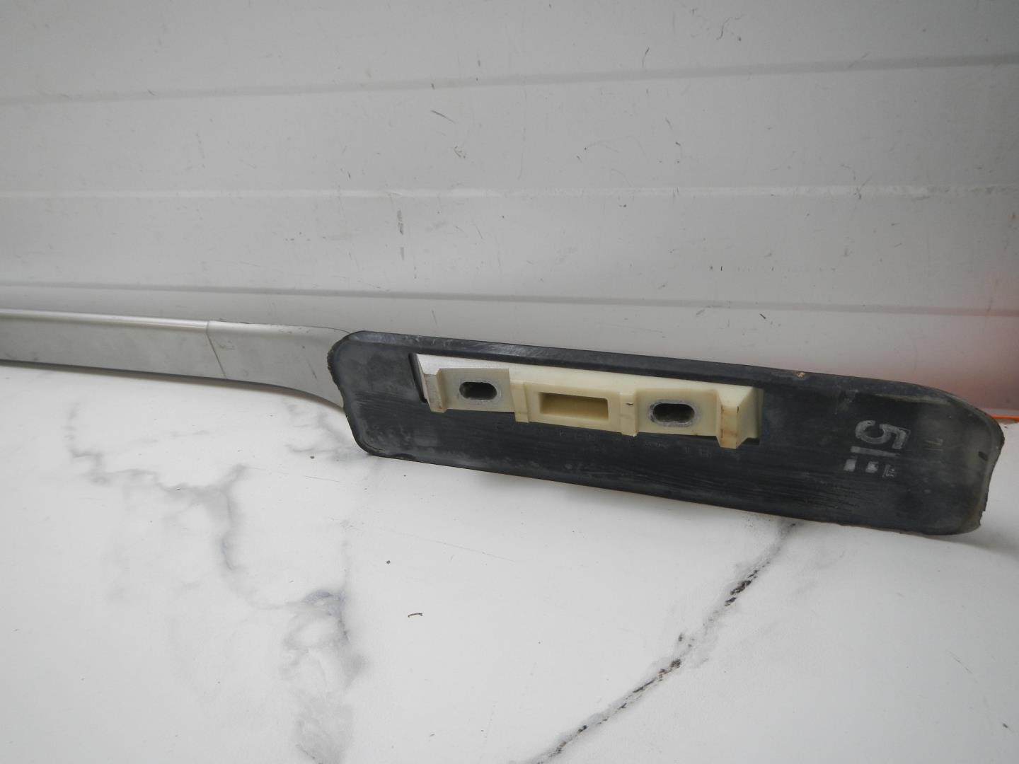 Рейлинг (релинг) левый (планка на крышу)