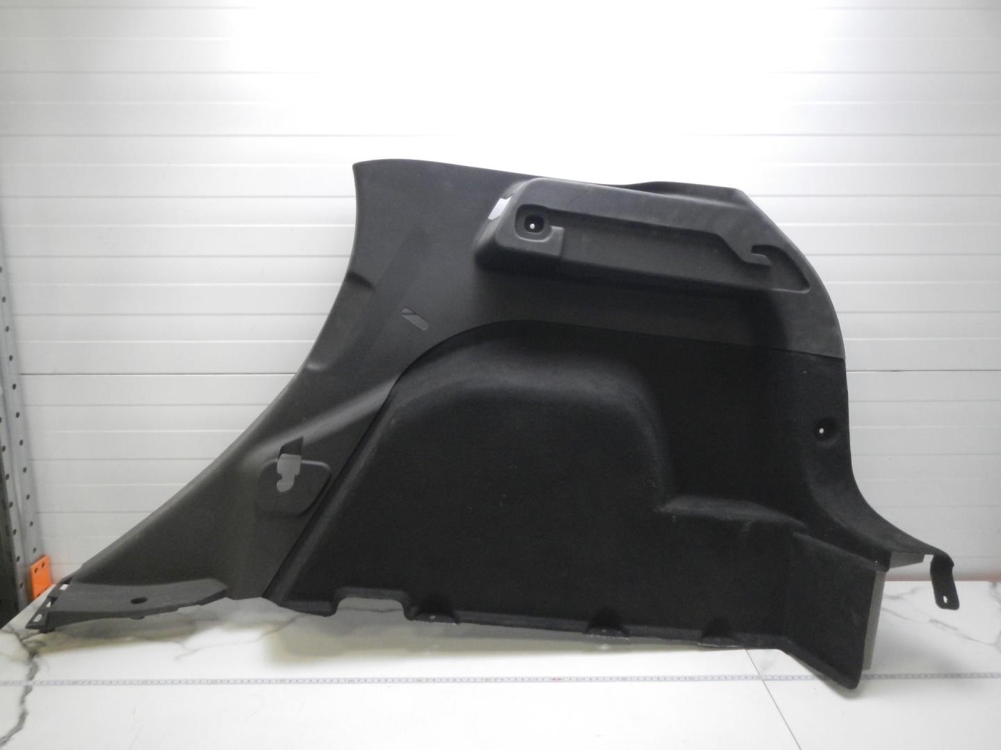 Обшивка багажника