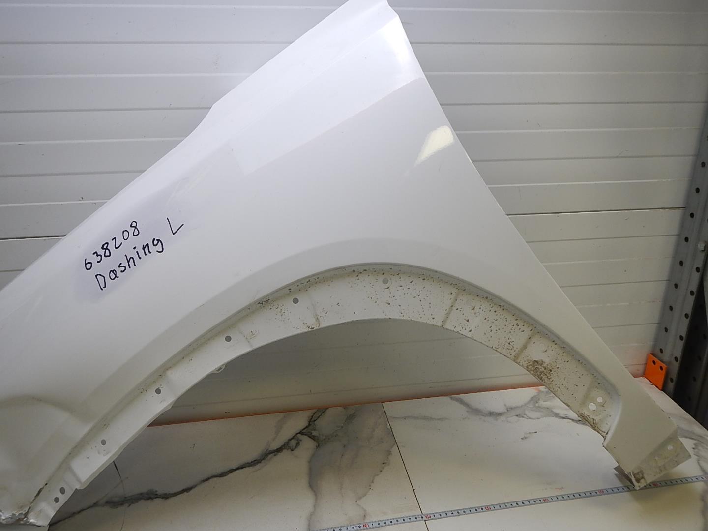 Крыло переднее левое