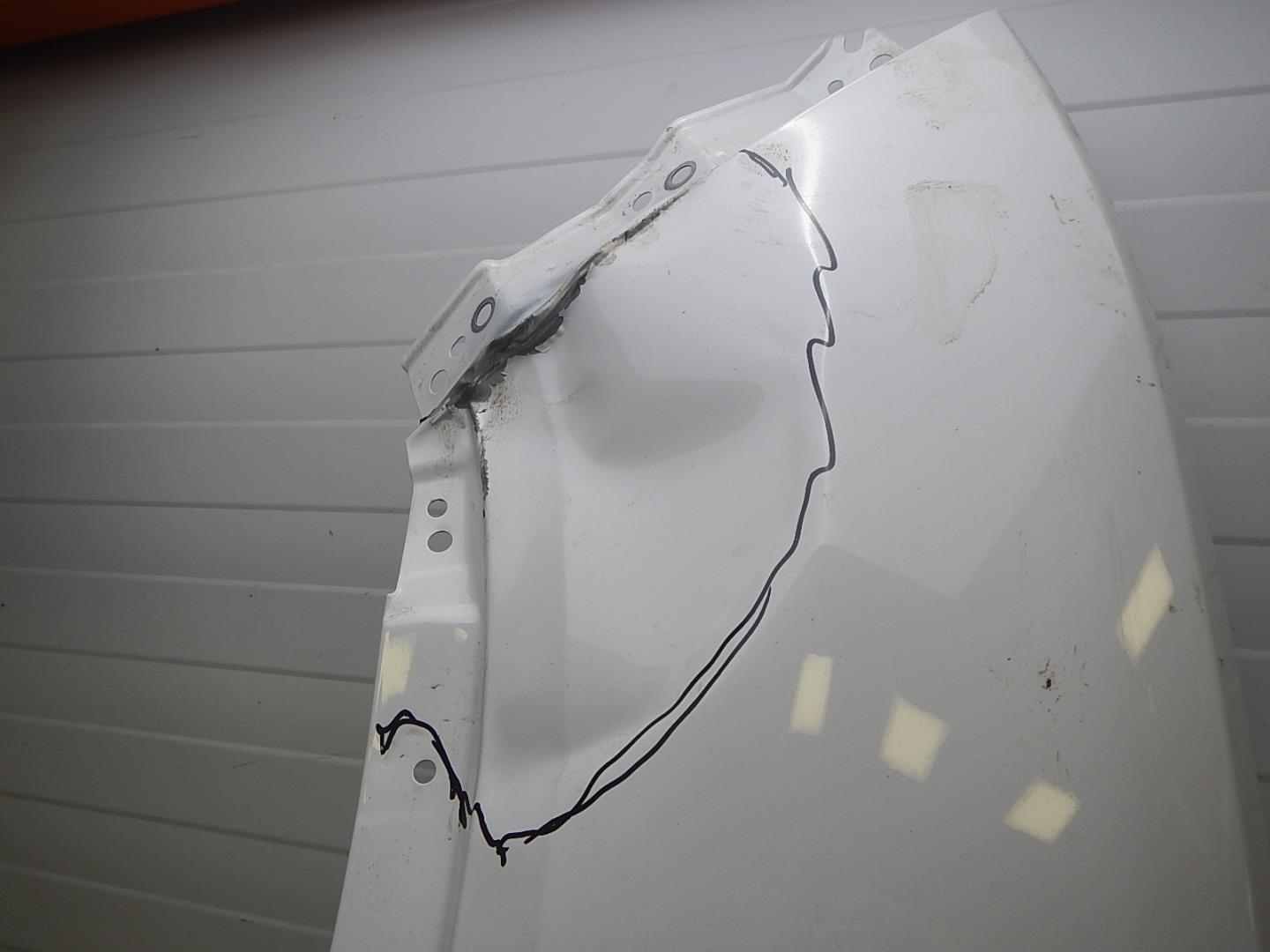 Крыло переднее левое