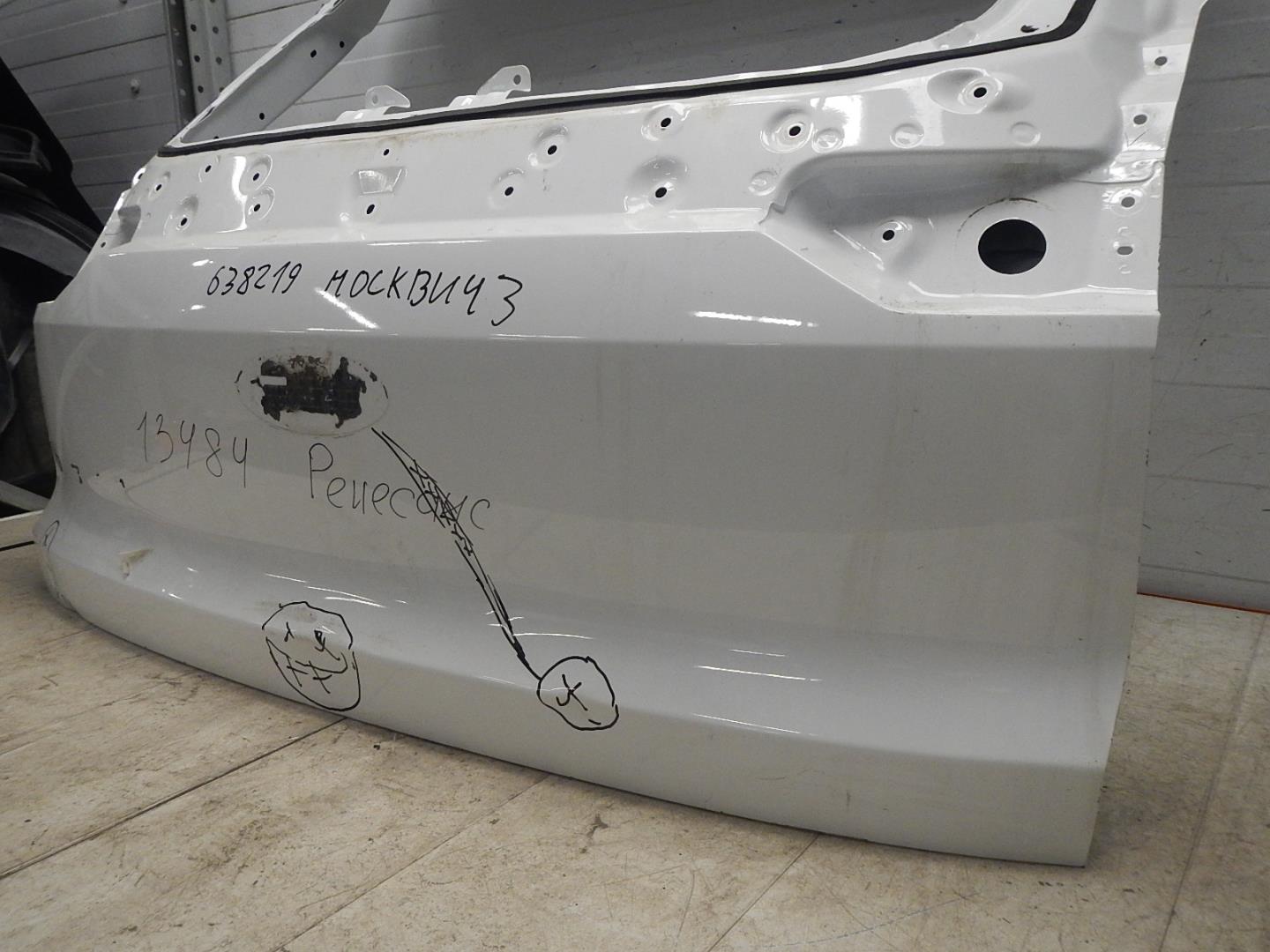 Дверь багажника