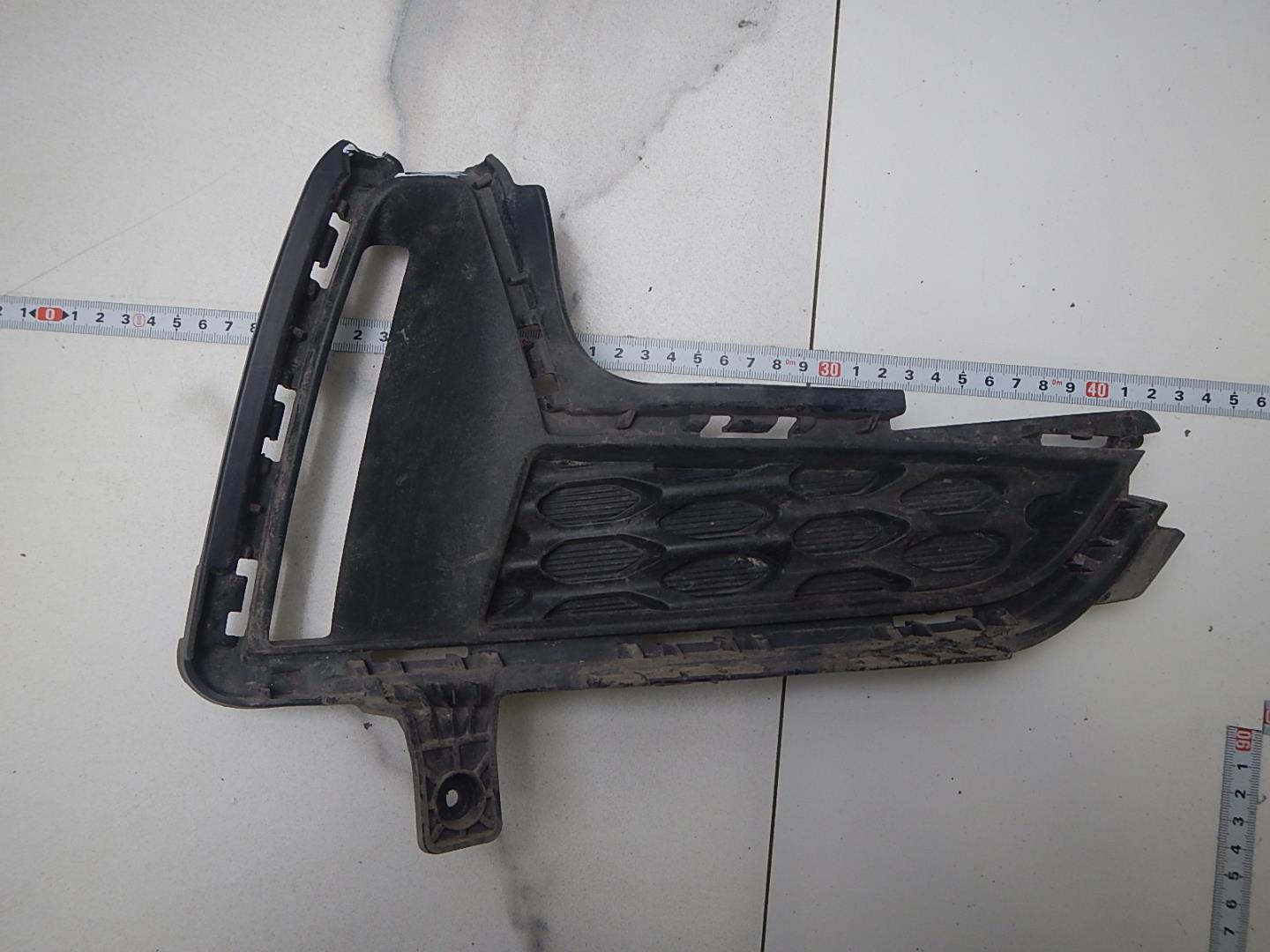 Решетка в бампер правая