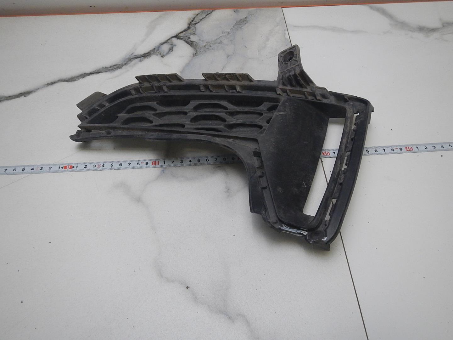 Решетка в бампер правая