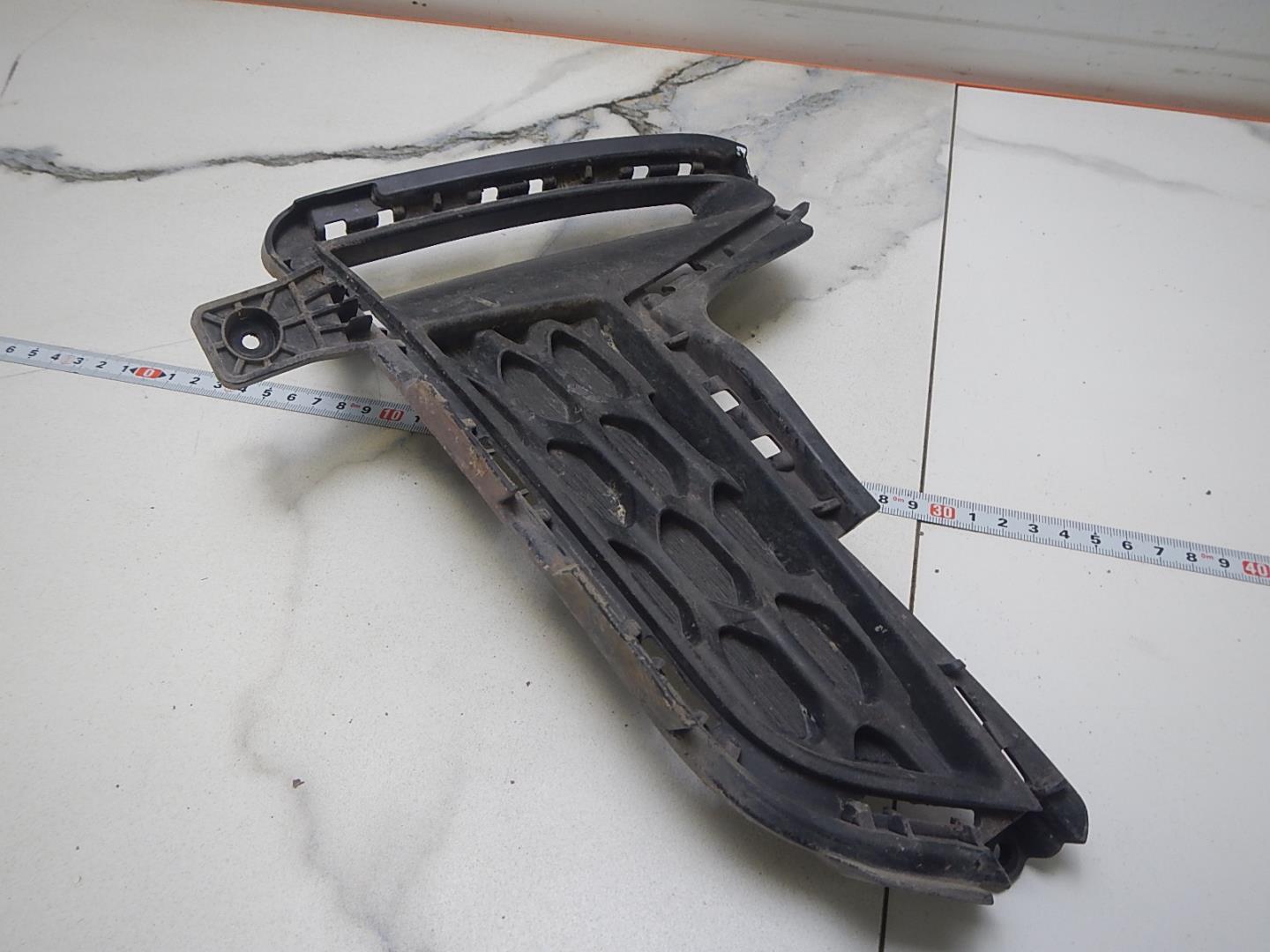 Решетка в бампер правая