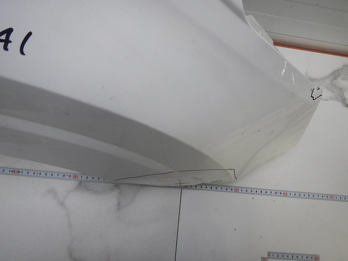 Крыло переднее правое