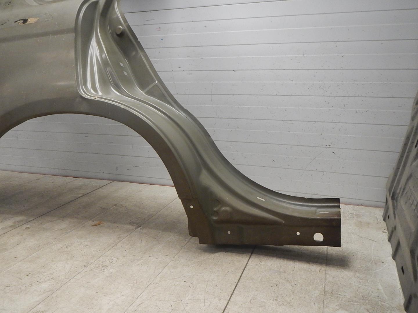 Крыло заднее правое