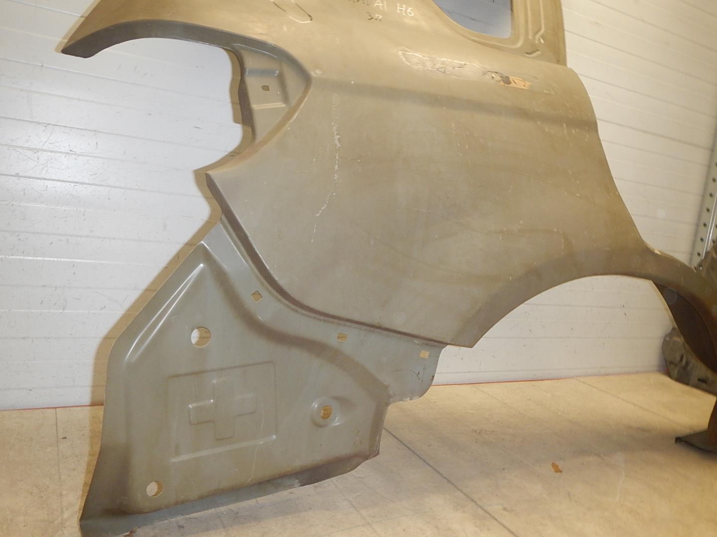 Крыло заднее правое