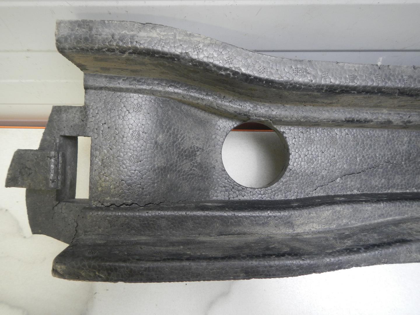 Наполнитель переднего бампера