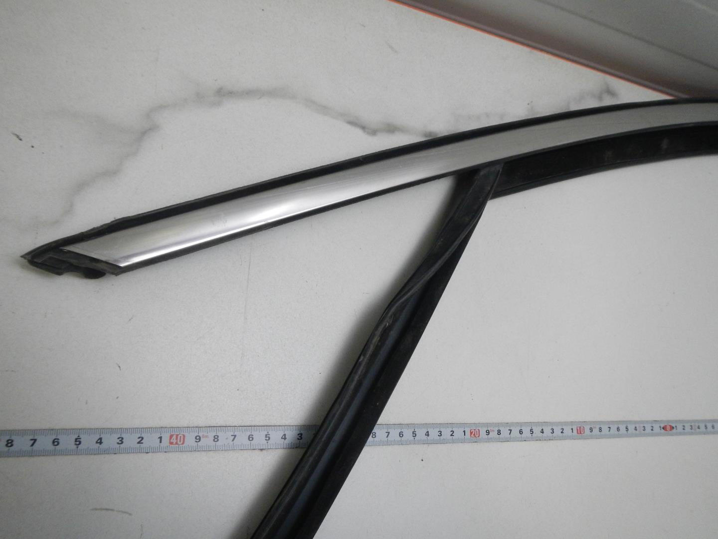 Уплотнитель стекла двери