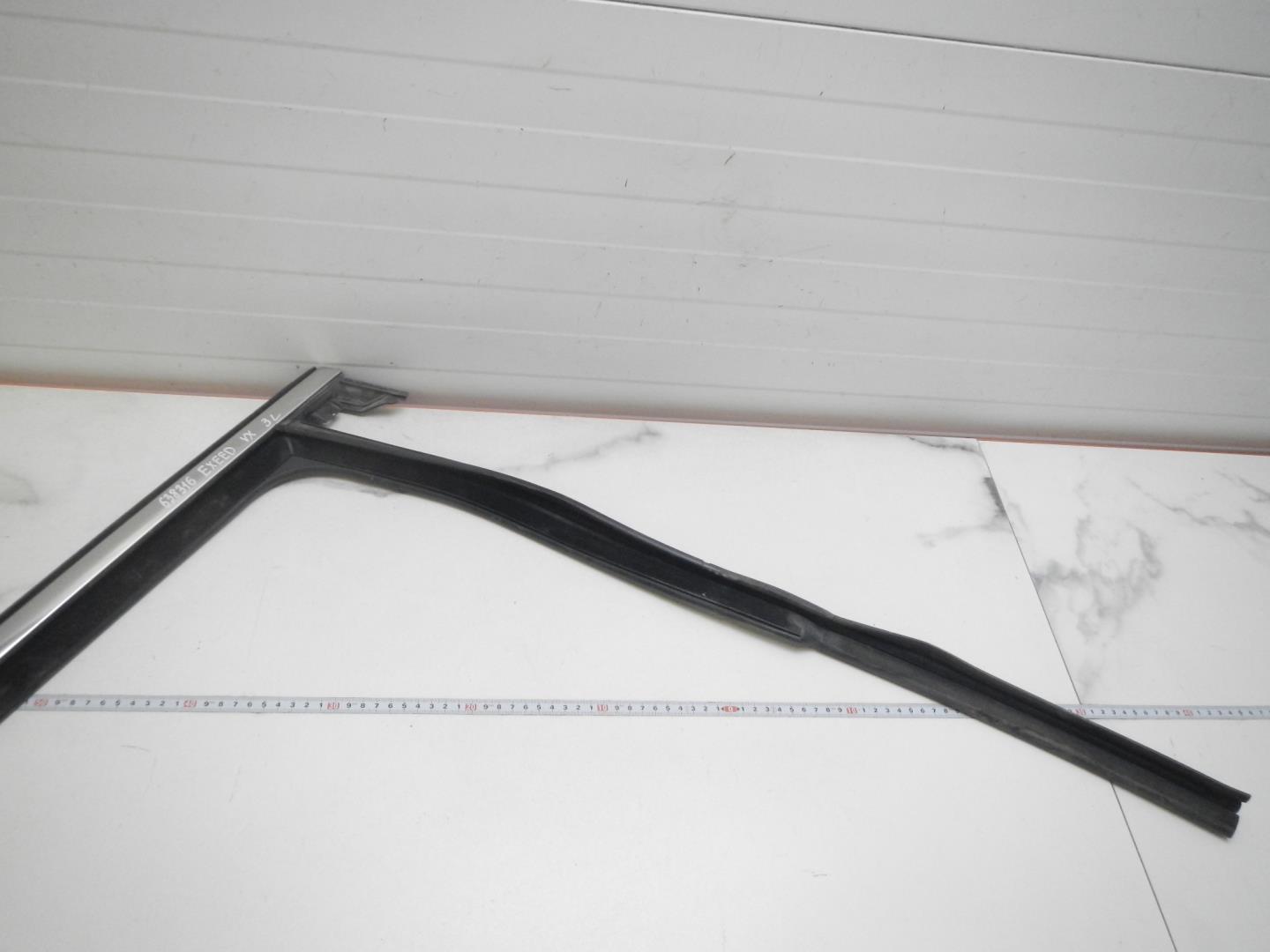 Уплотнитель стекла двери