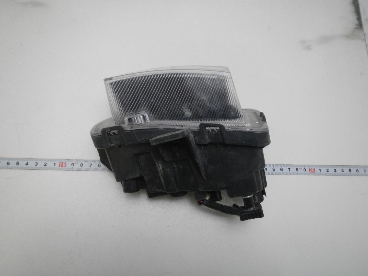 Фара противотуманная левая