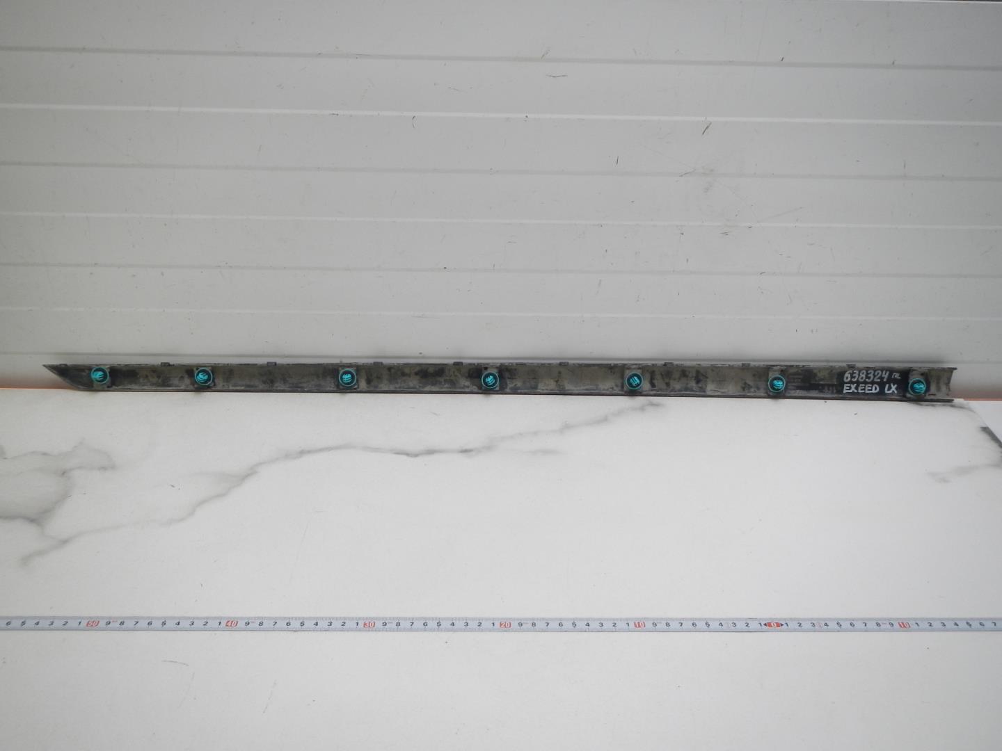 Молдинг передней левой двери