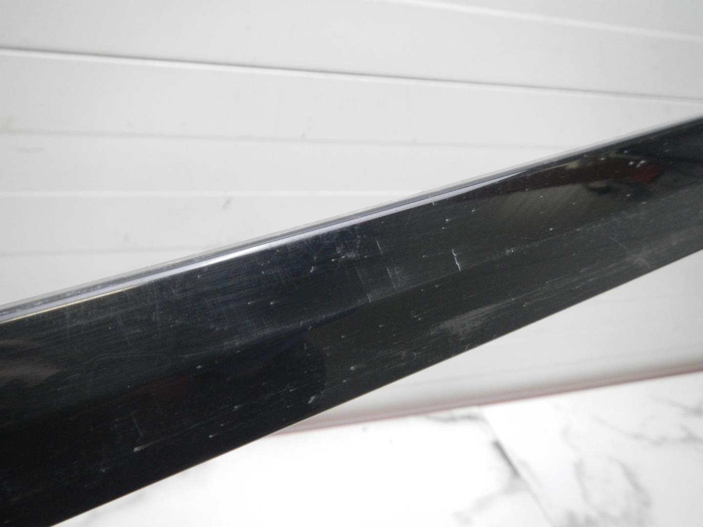 Молдинг передней левой двери