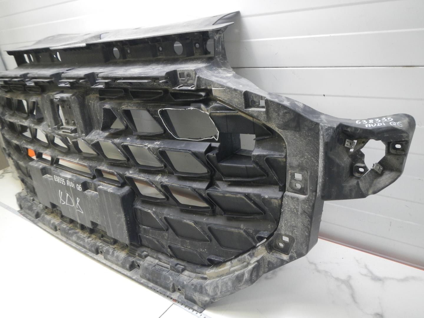 Кронштейн решетки радиатора