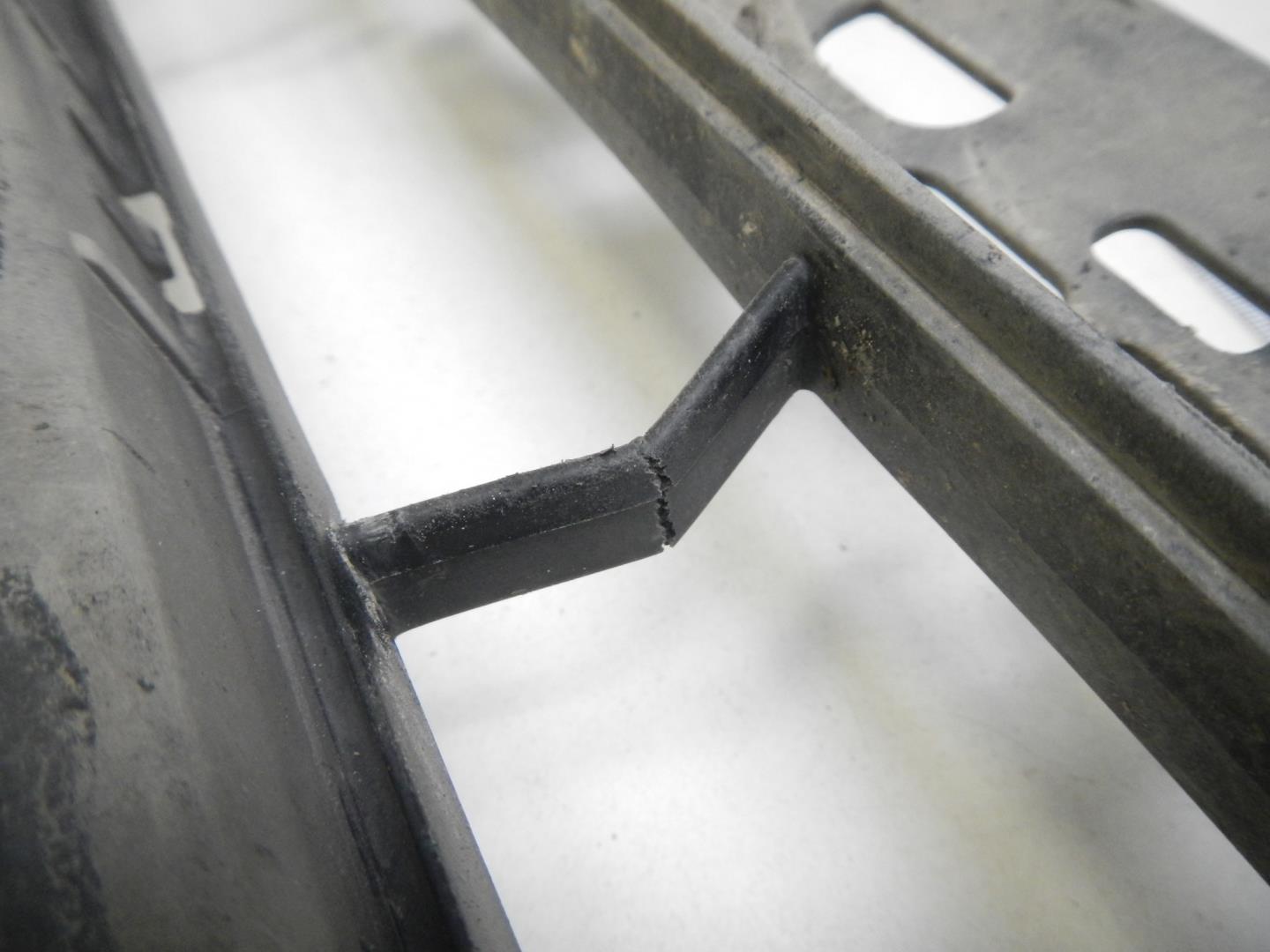 Решетка в бампер центральная