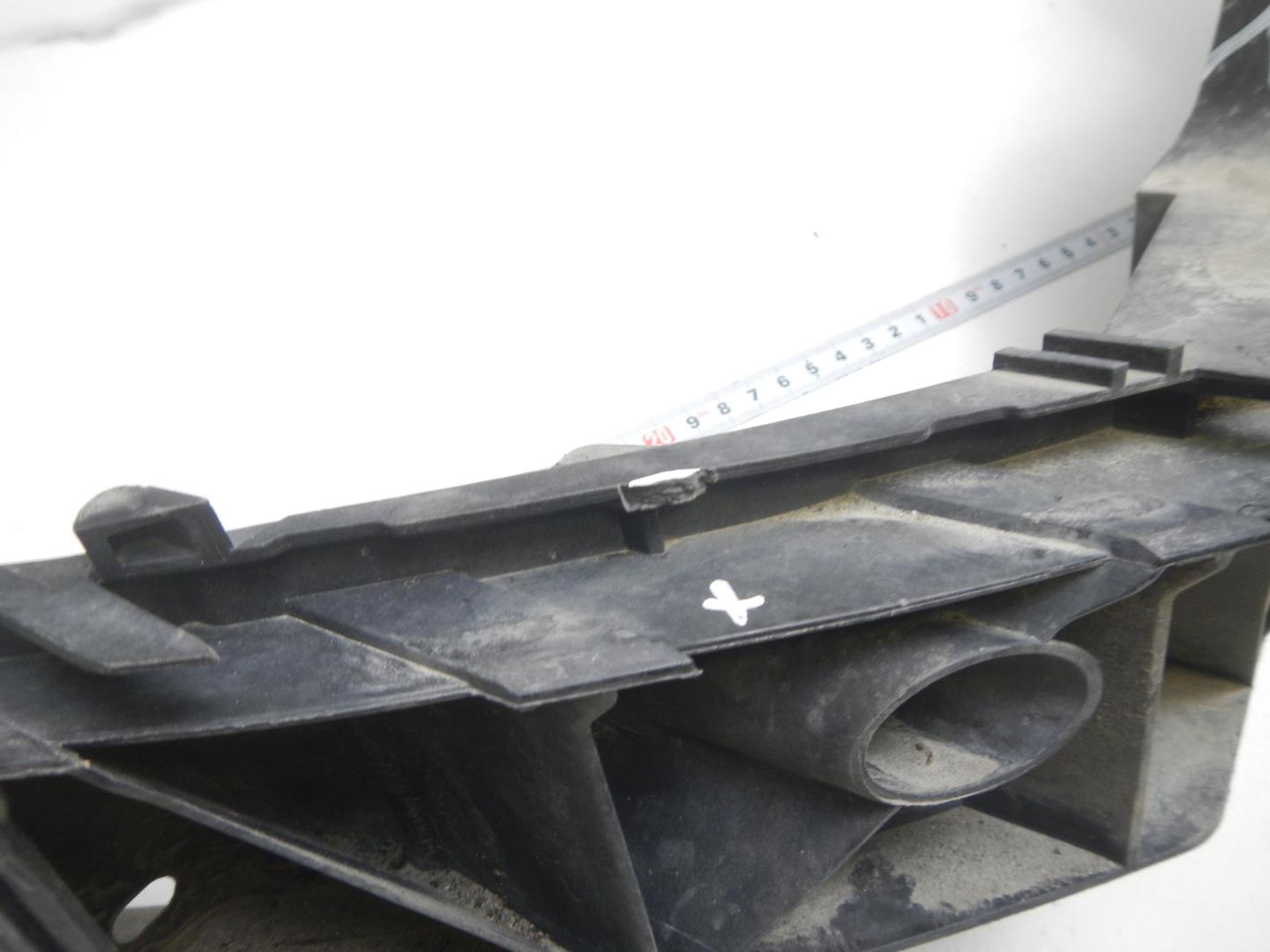 Кронштейн фар правый