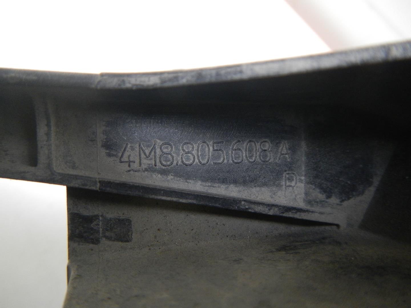 Кронштейн фар правый