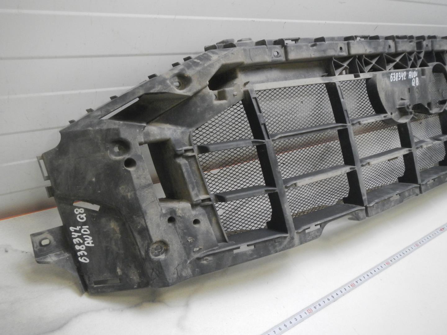 Кронштейн решетки радиатора