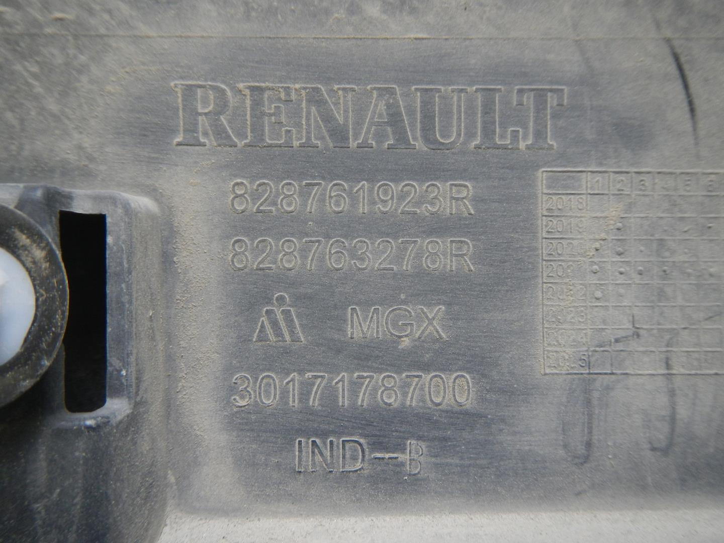 Молдинг задней правой двери