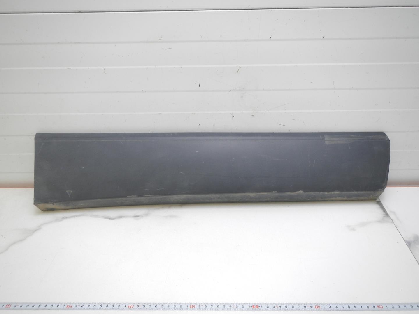 Молдинг задней правой двери