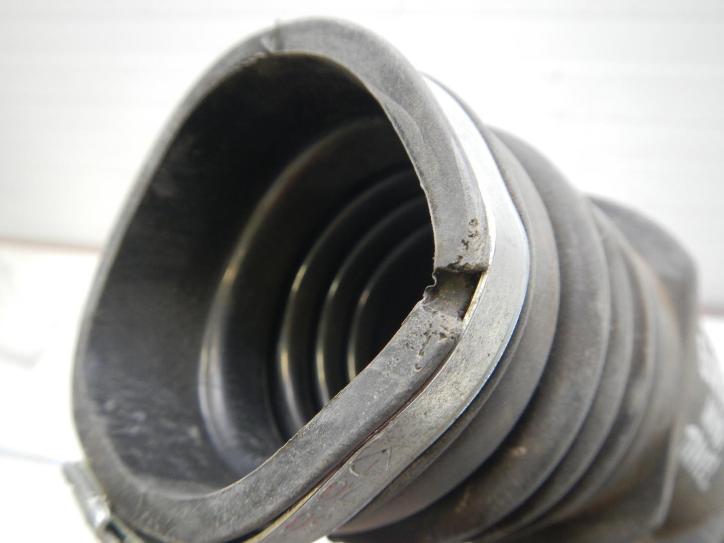 Патрубок воздушного фильтра