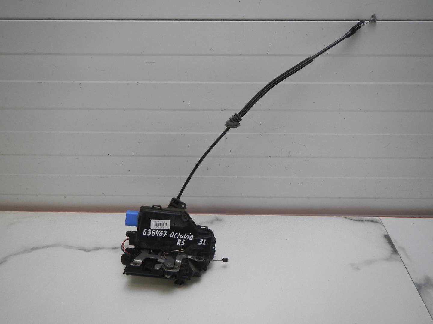 Замок двери задней левой