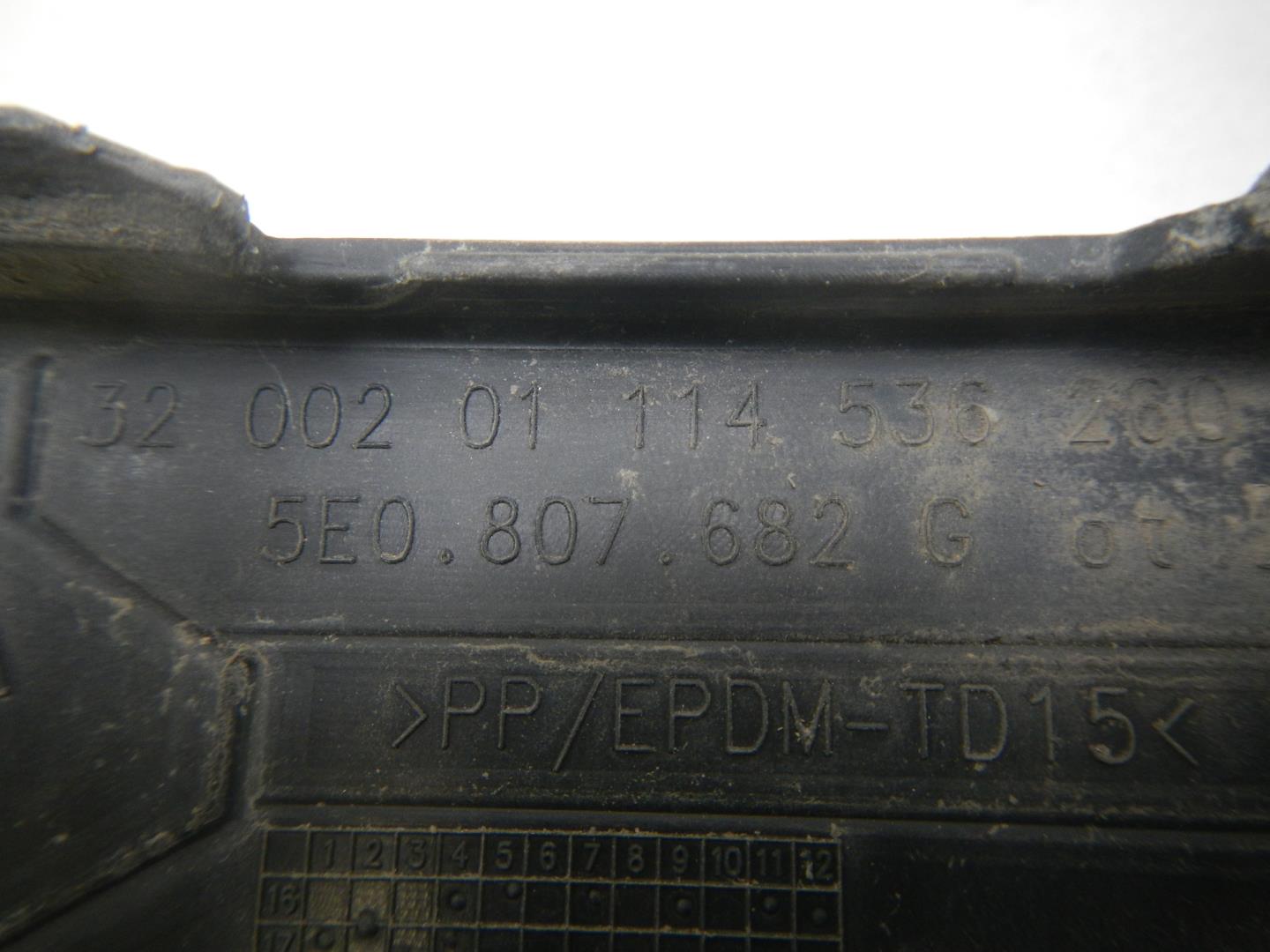 Решетка в бампер правая