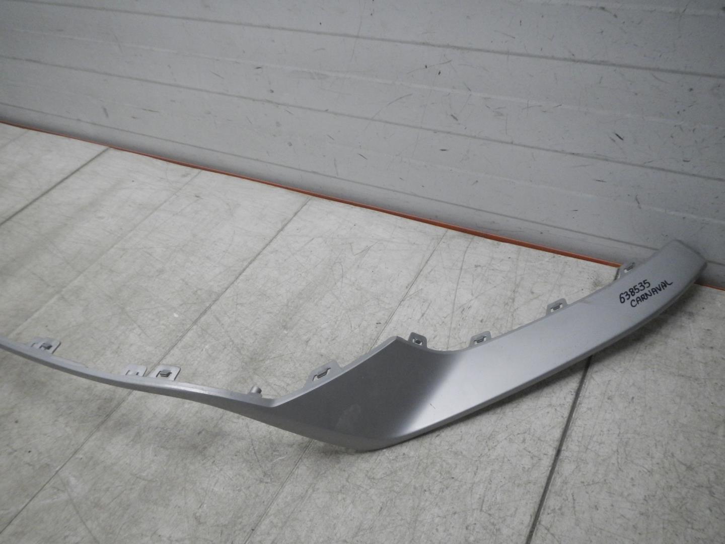 Молдинг переднего бампера