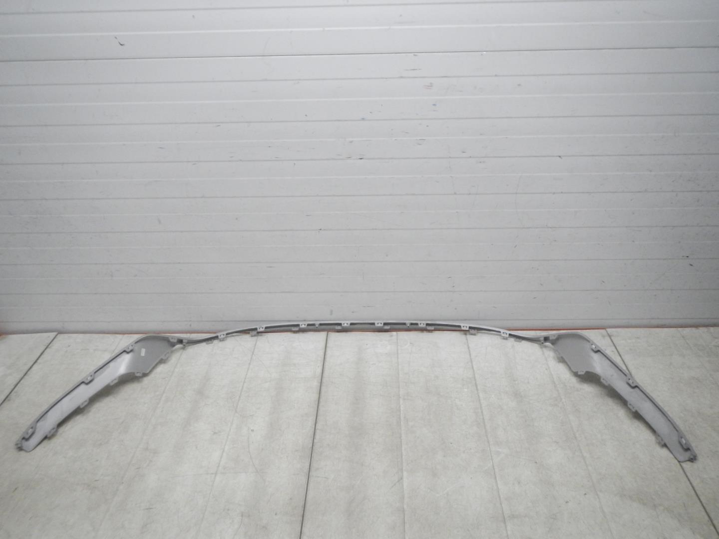 Молдинг переднего бампера