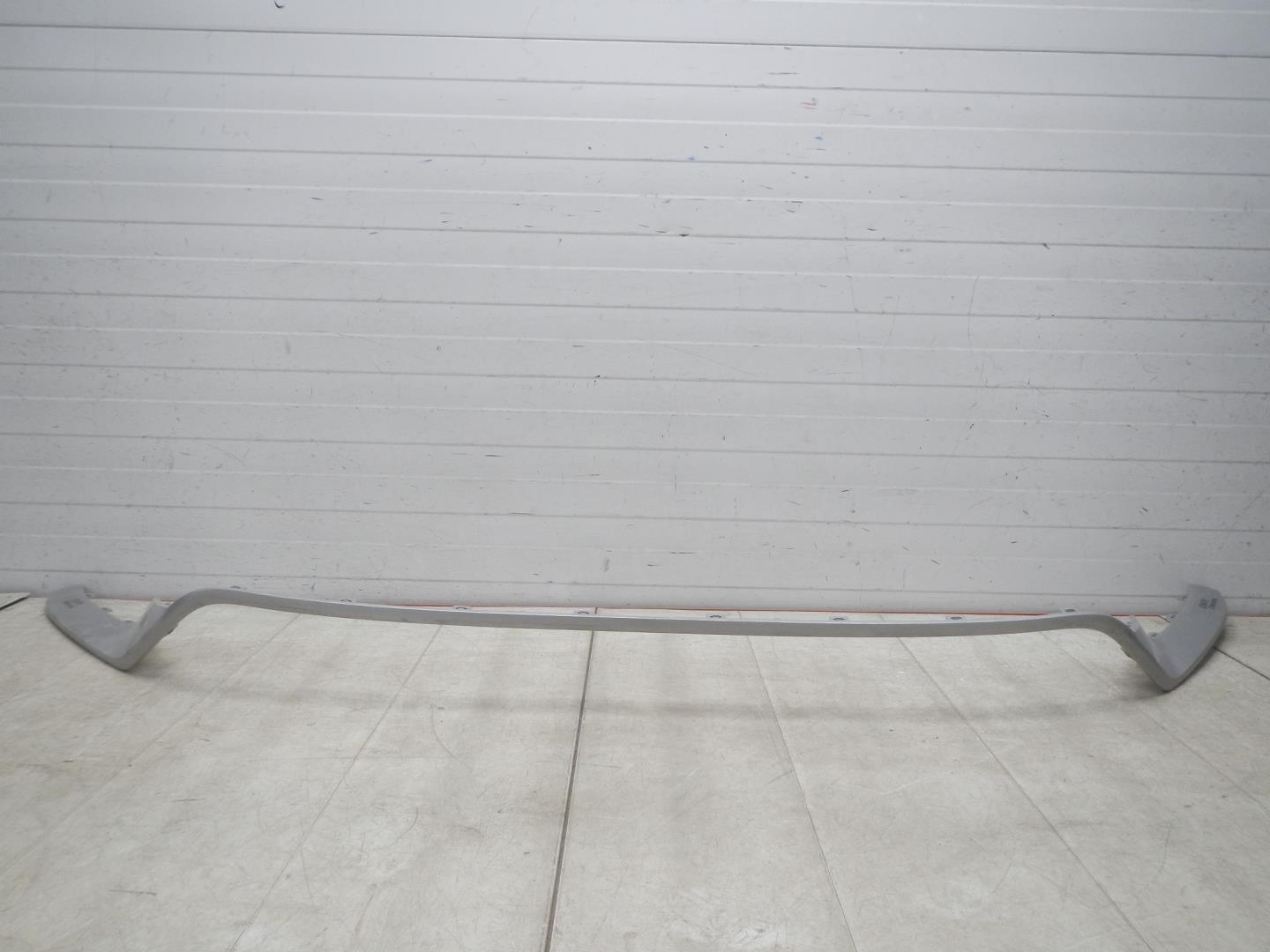 Молдинг переднего бампера