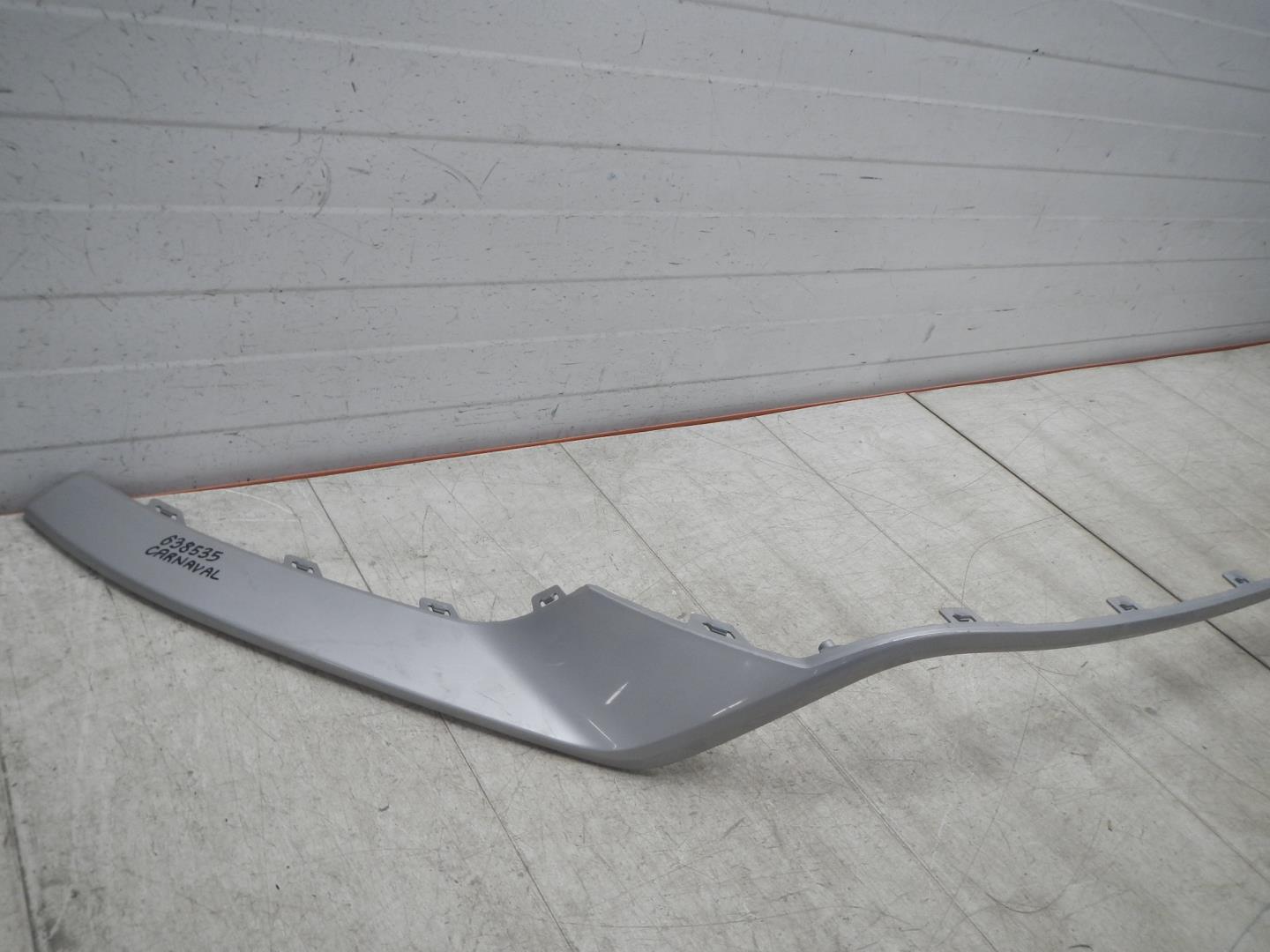 Молдинг переднего бампера