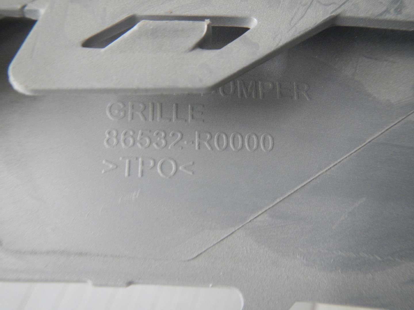 Молдинг переднего бампера