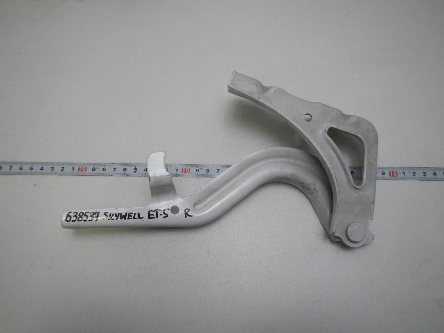 Петля капота правая