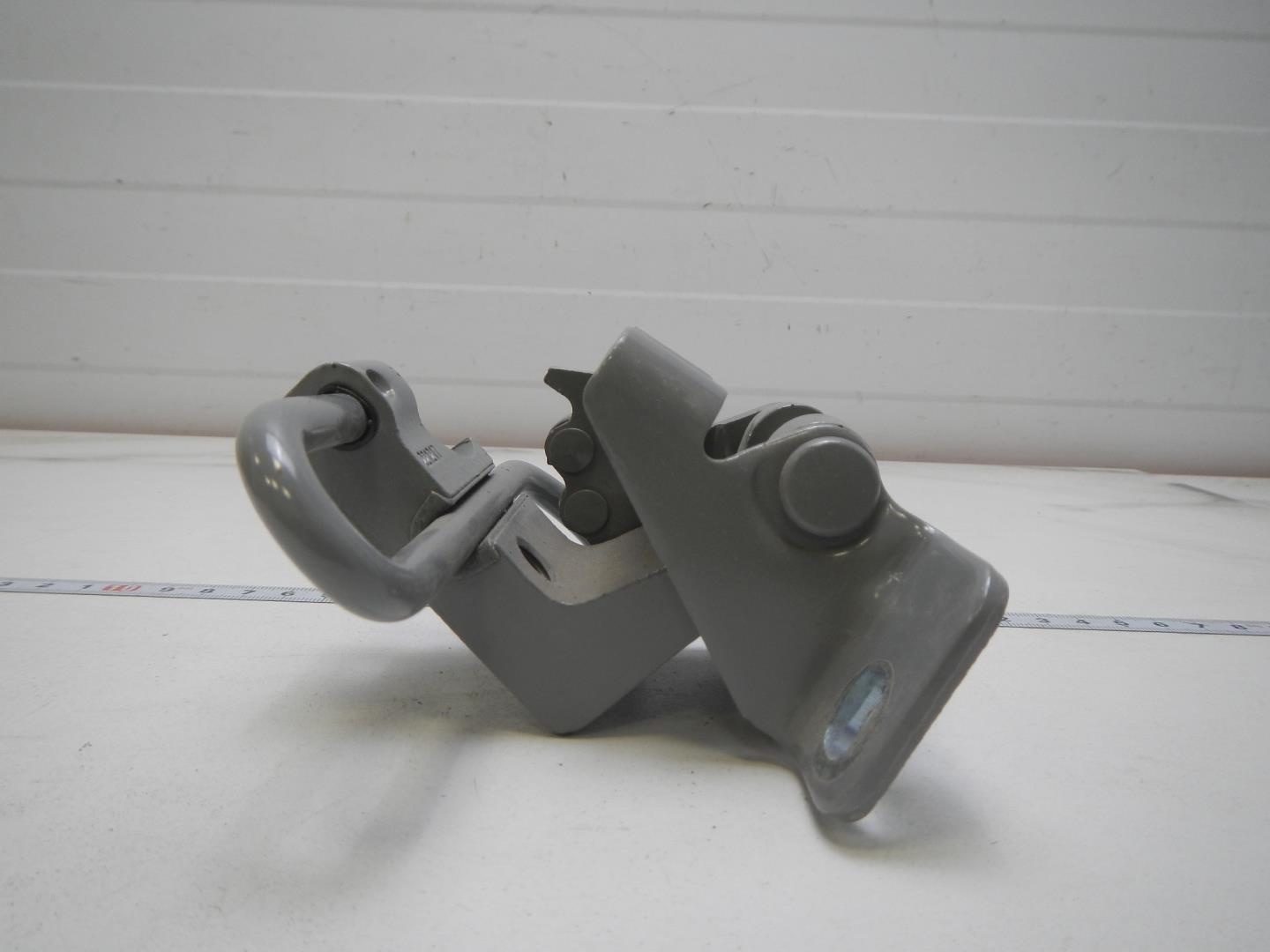 Петля двери передней правой нижняя