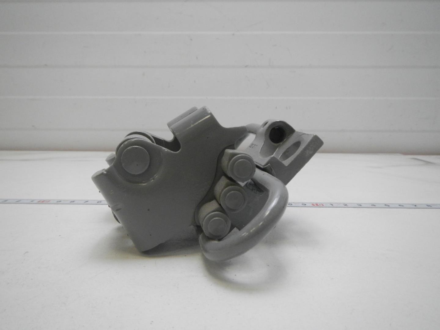 Петля двери передней правой нижняя