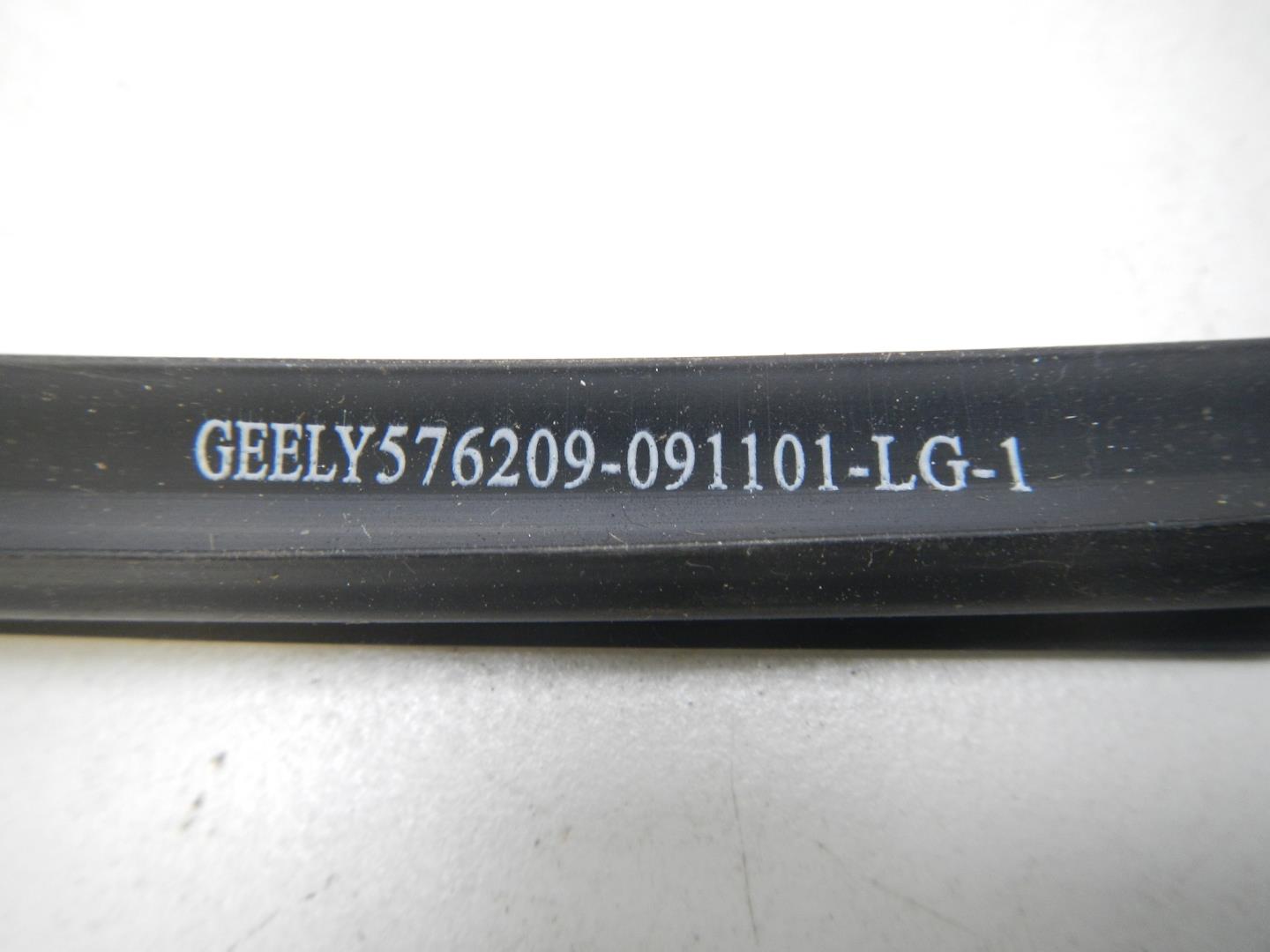 Молдинг лобового стекла