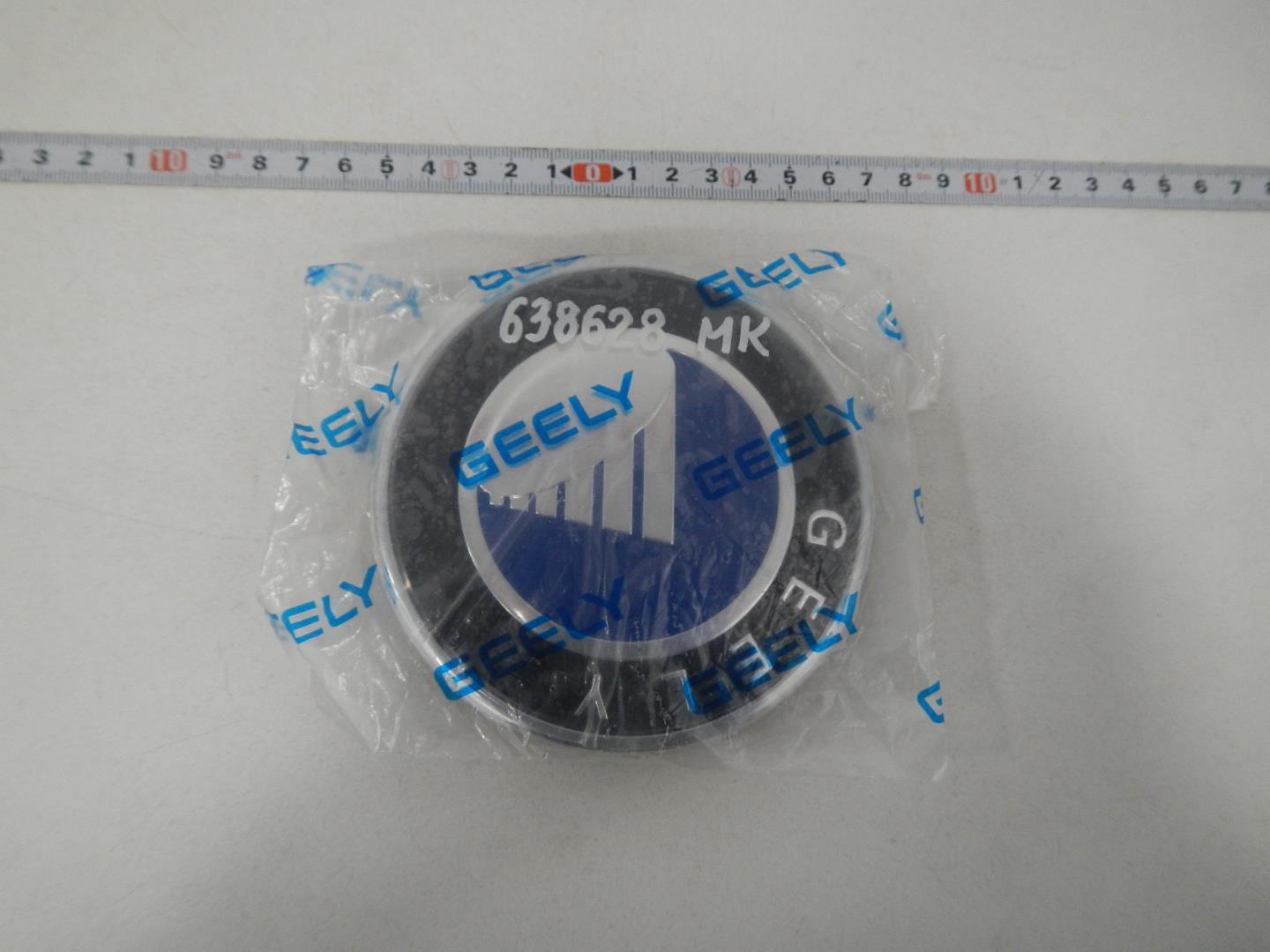 Эмблема на крышку багажника